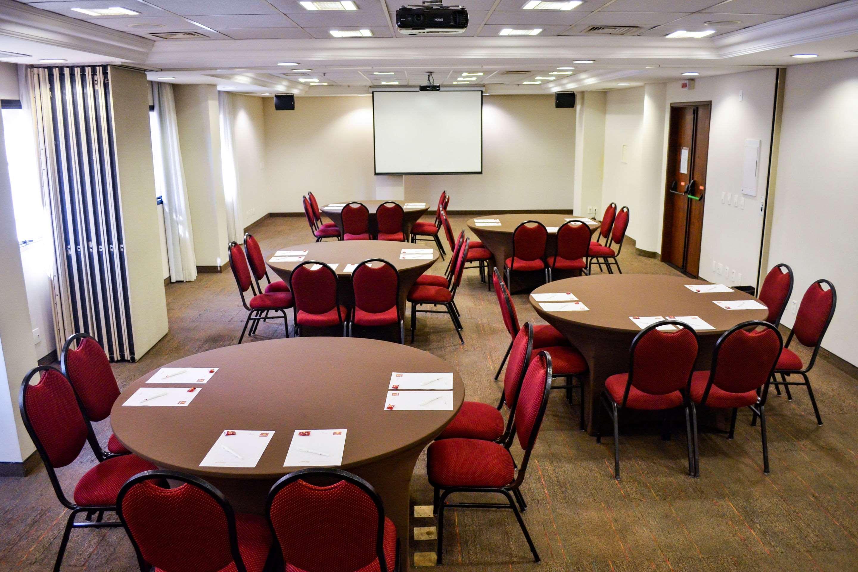 Hotel Clarion Faria Lima São Paulo Exterior foto A meeting room at the University of Westminster