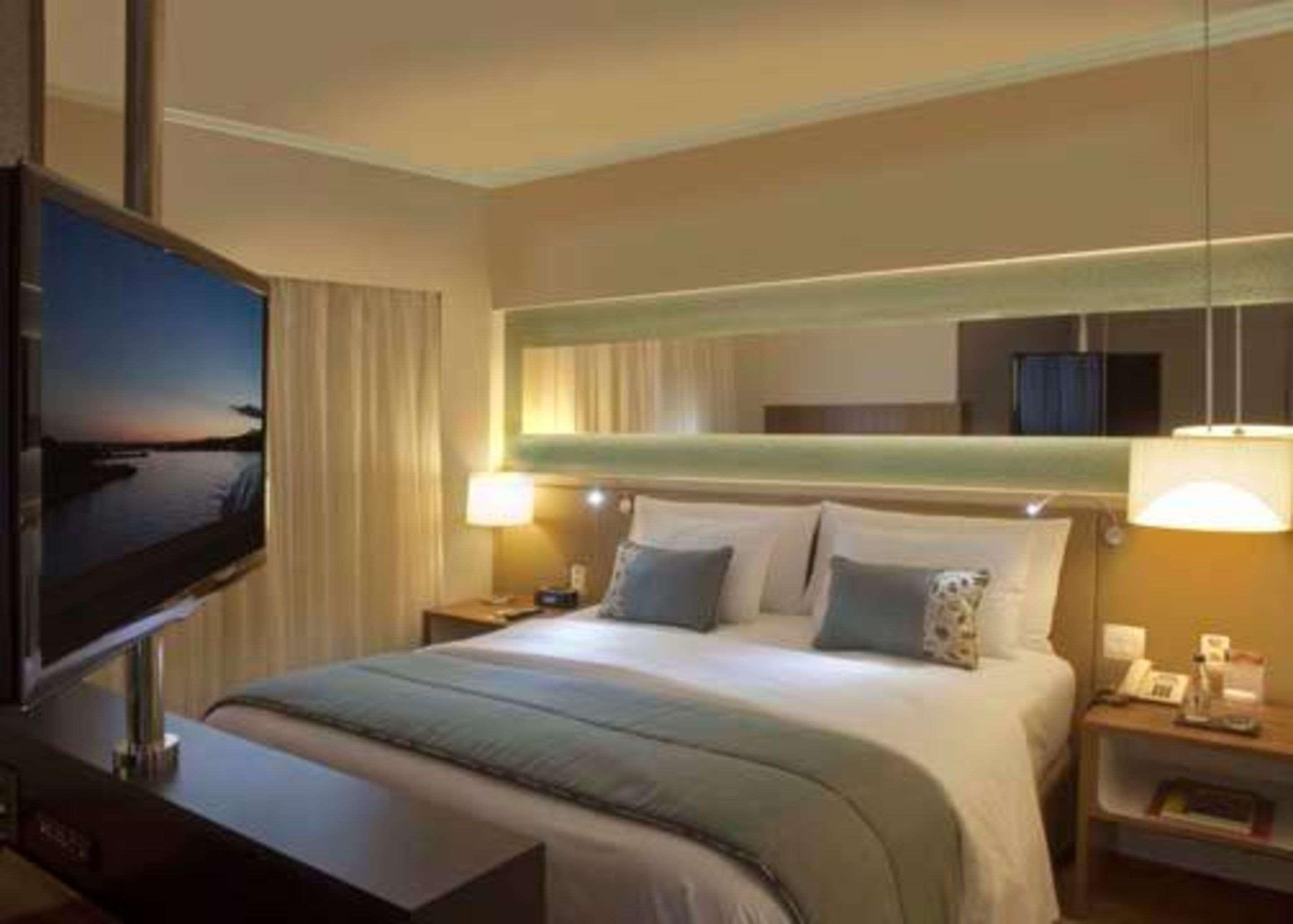 Hotel Clarion Faria Lima São Paulo Exterior foto A bedroom at the hotel