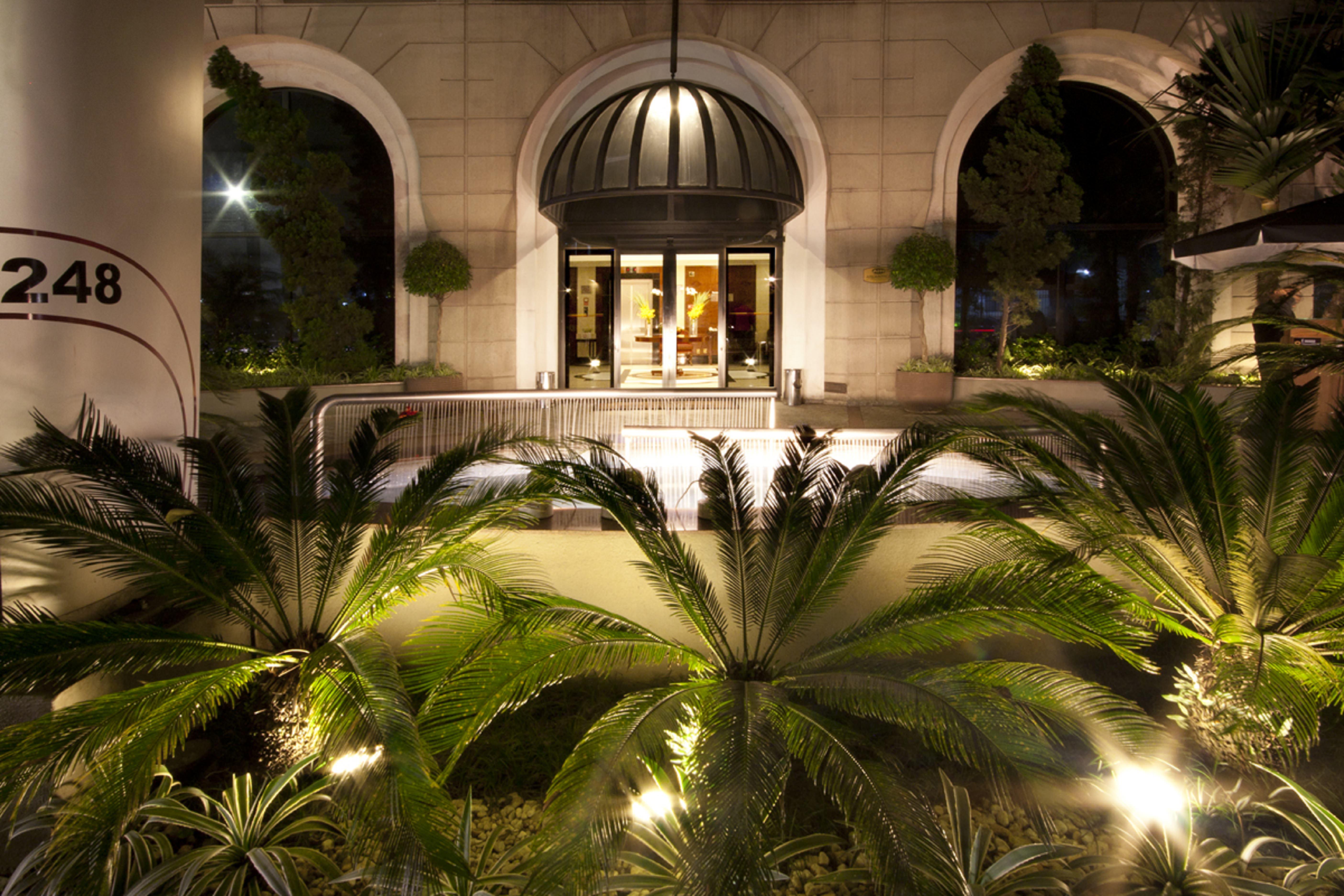 Hotel Clarion Faria Lima São Paulo Exterior foto The hotel's entrance