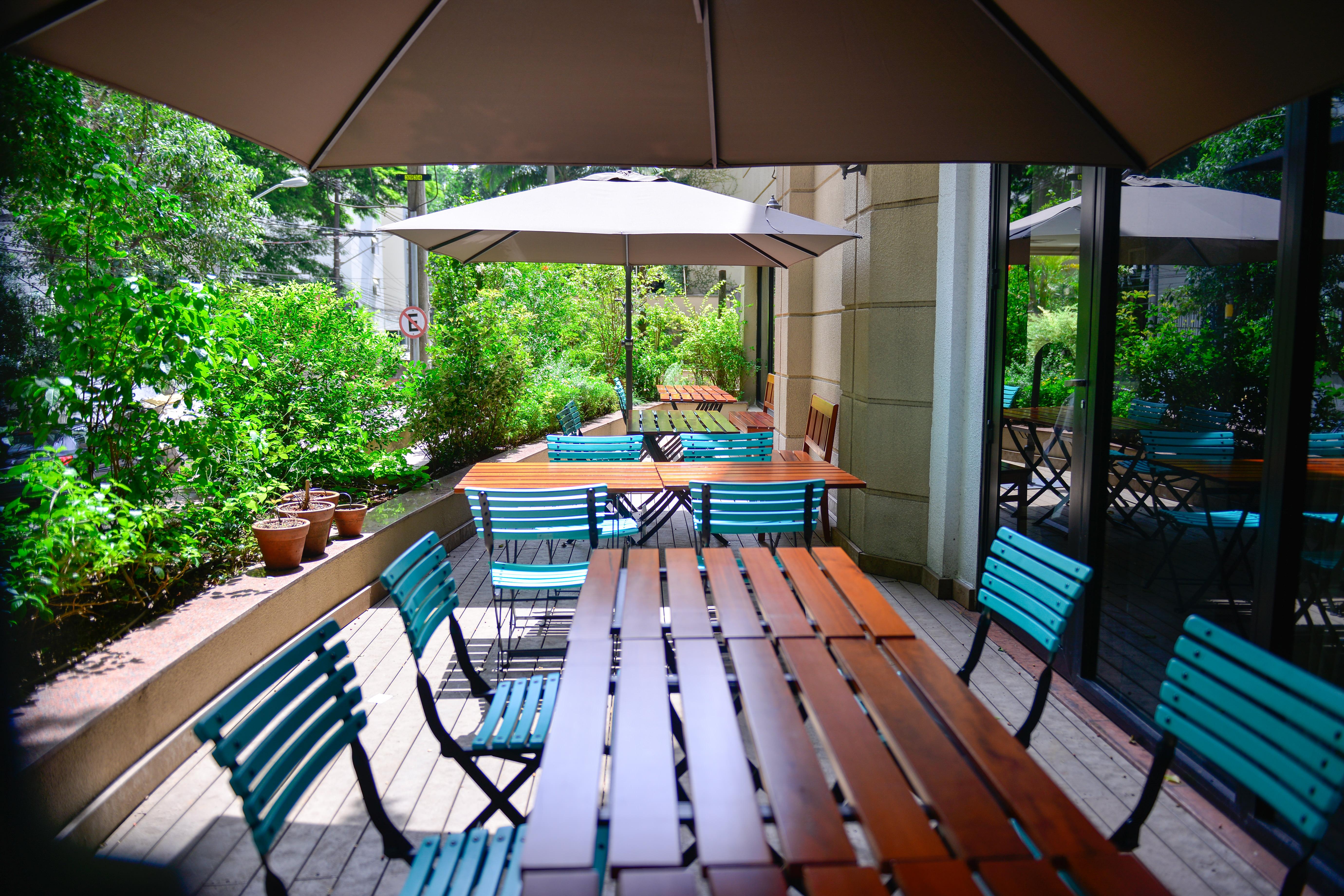 Hotel Clarion Faria Lima São Paulo Exterior foto The outdoor seating area