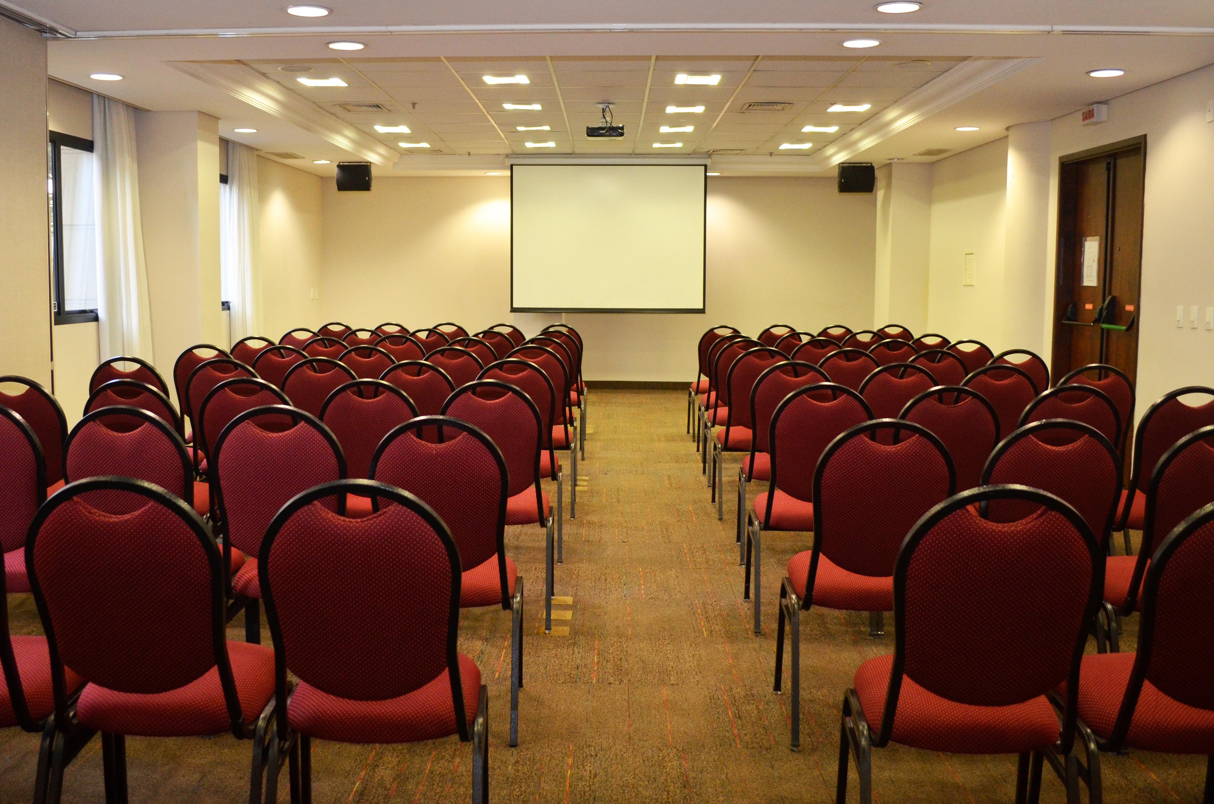 Hotel Clarion Faria Lima São Paulo Exterior foto A typical conference room